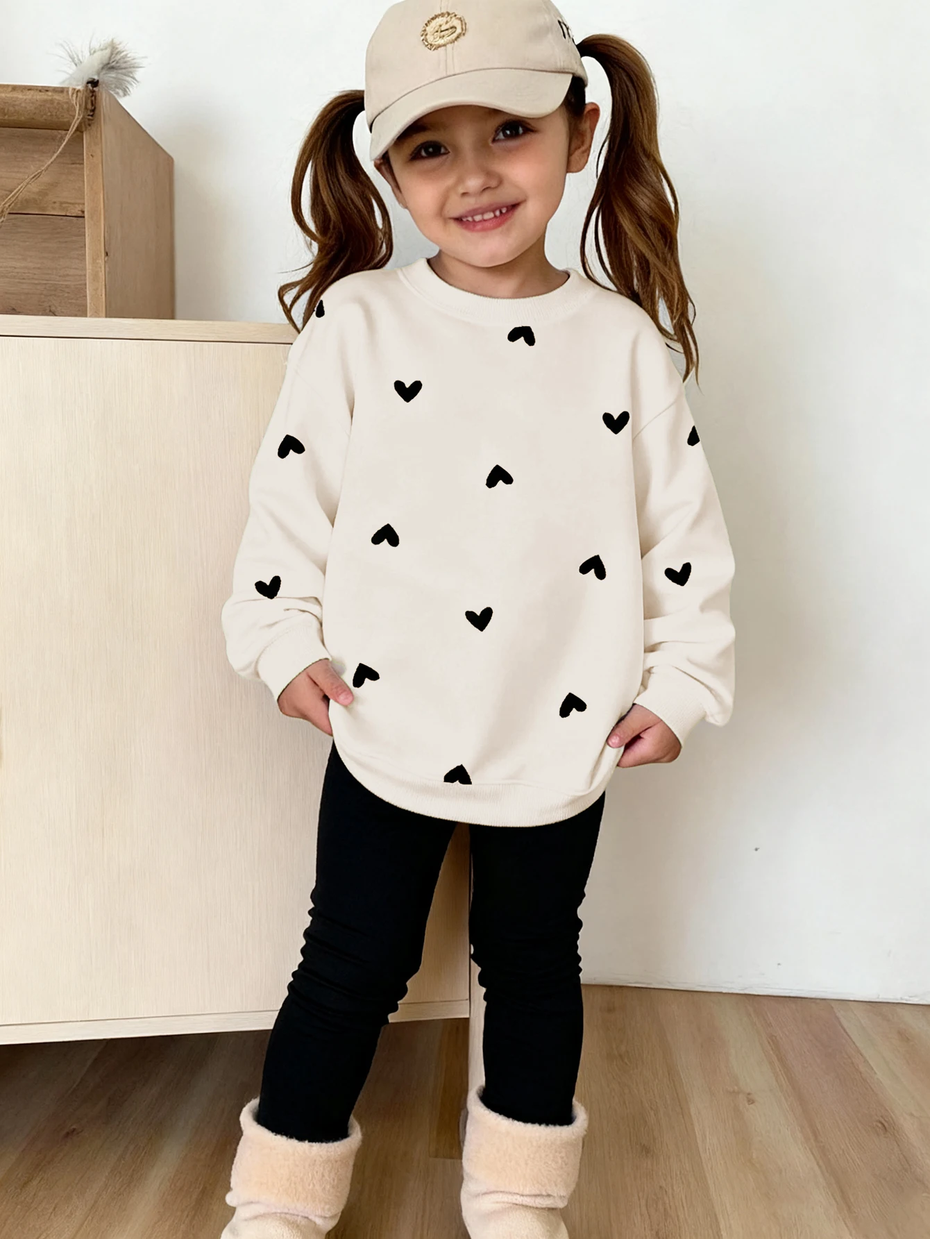 Girls' Heart Print Sweatshirt Set Beige Long-Sleeve Top + Black Leggings 2-Piece Casual Kids Outfit 1