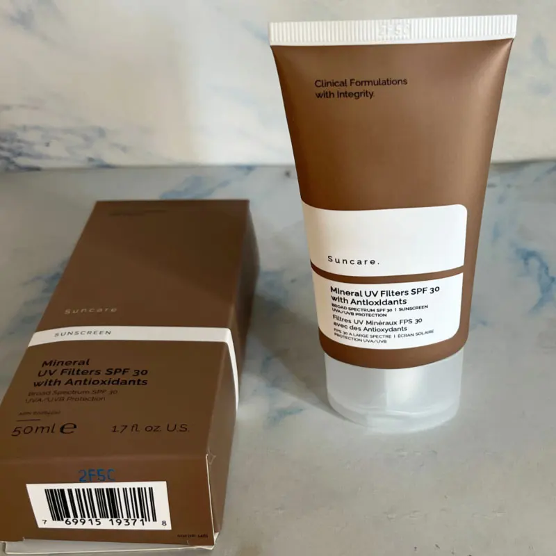 Suncare Mineral UV Filters SPF 30 UVA/UVB Protection with Antioxidants Broad Spectrum Sunscreen