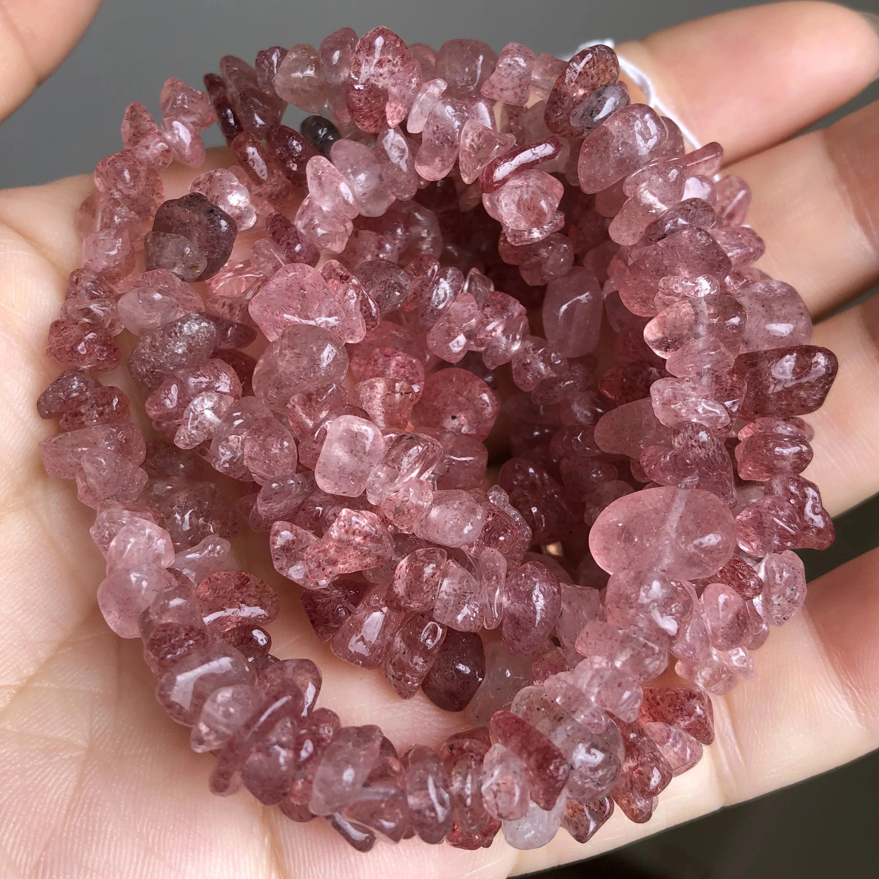 thumbnail image 1 of Cuentas de piedra granate roja irregulares naturales de 3 a 8 mm, chips de grava, cuentas espaciadoras sueltas para hacer joyas, accesorios para collares y pendientes, 1 of 5