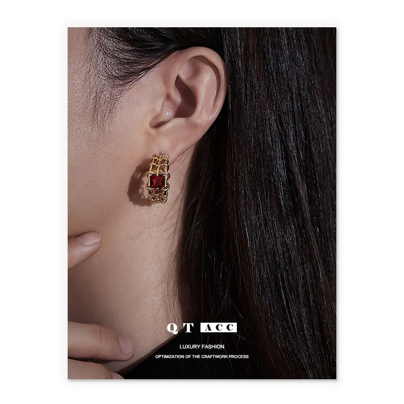 

Brass Plated 18K True Gold Fashion Light Luxury Red Zircon Line Woven Earrings for Female Minority Design Sense