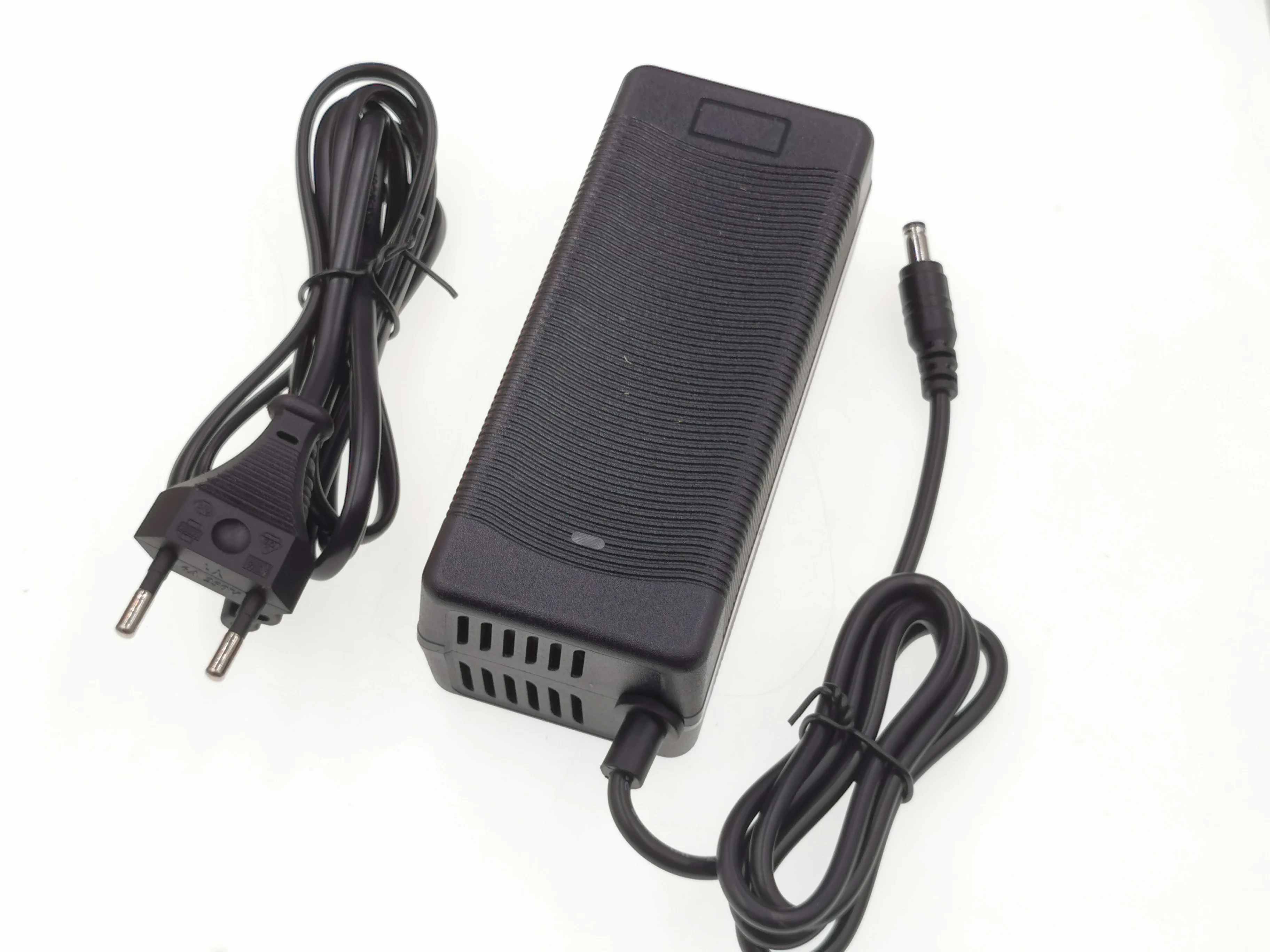 リチウムイオンバッテリー充電器 黒・グレー リチウムイオンバッテリー専用充電器のおすすめ人気ランキング