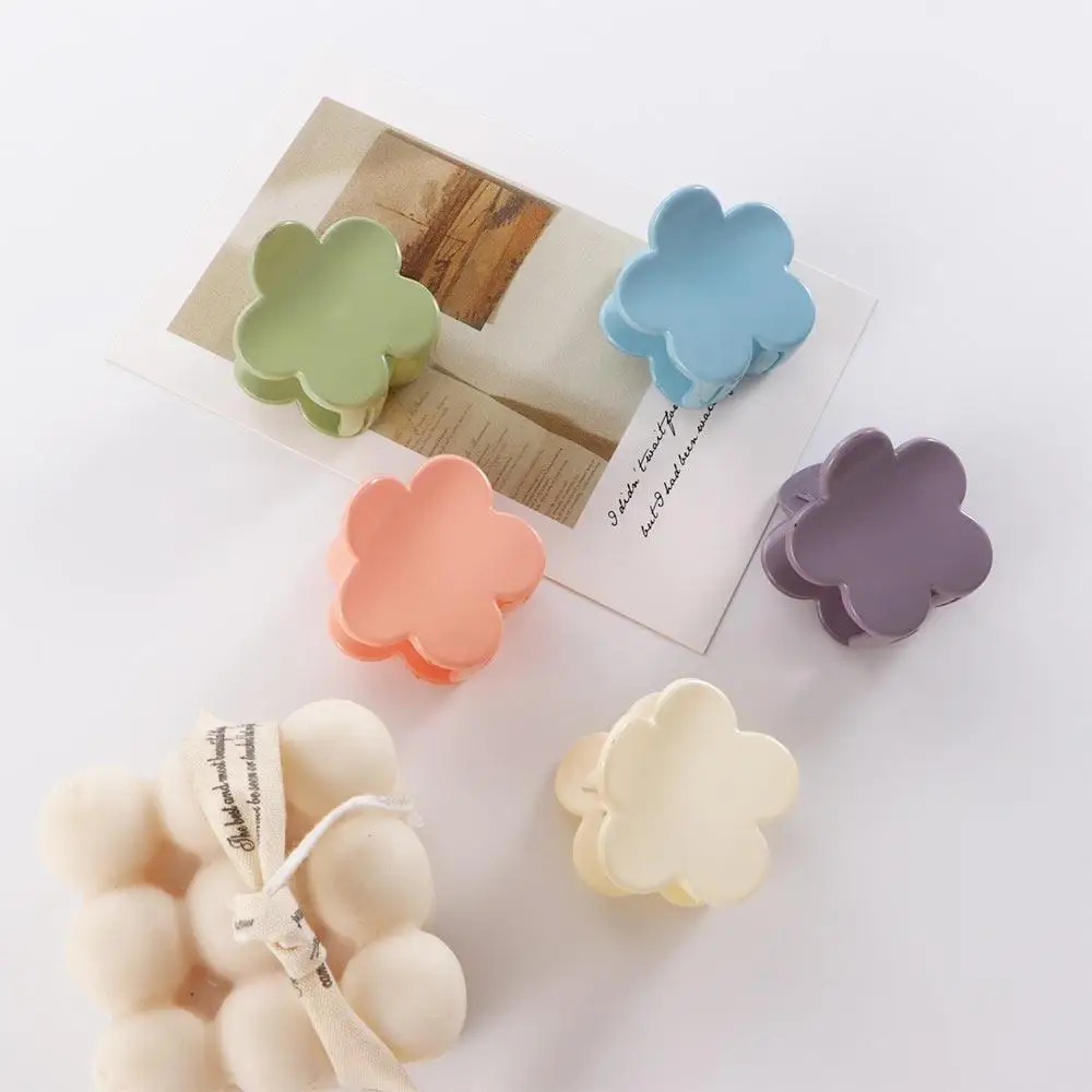 

Sweet Elegant Cream Color Flower Shaped Solid Color Barrettes Mini Hair Claws Flowers Hair Clips Korean Style Bangs Clip