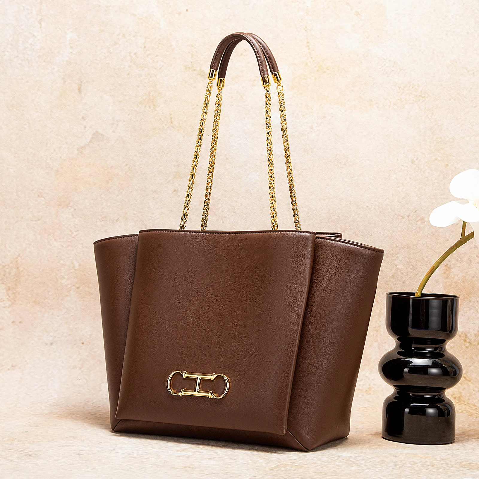 حقيبة يد نسائية عصرية جديدة ذات لون سادة ذات سعة ك...