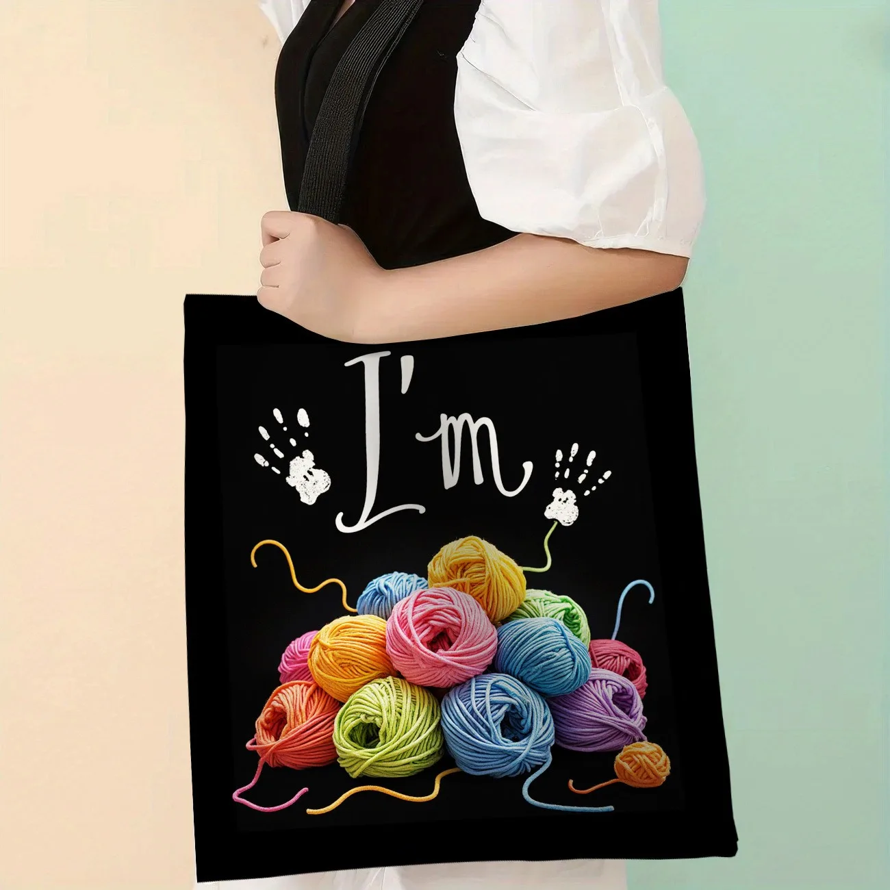 Damen-Einkaufstasche zum Stricken, Häkeln, Basteln, 2D-Druckdesign mit Garnkugeln, Nadeln und Werkzeugen, lässige Umhängetasche aus strapazierfähigem Polyester – Detail 5