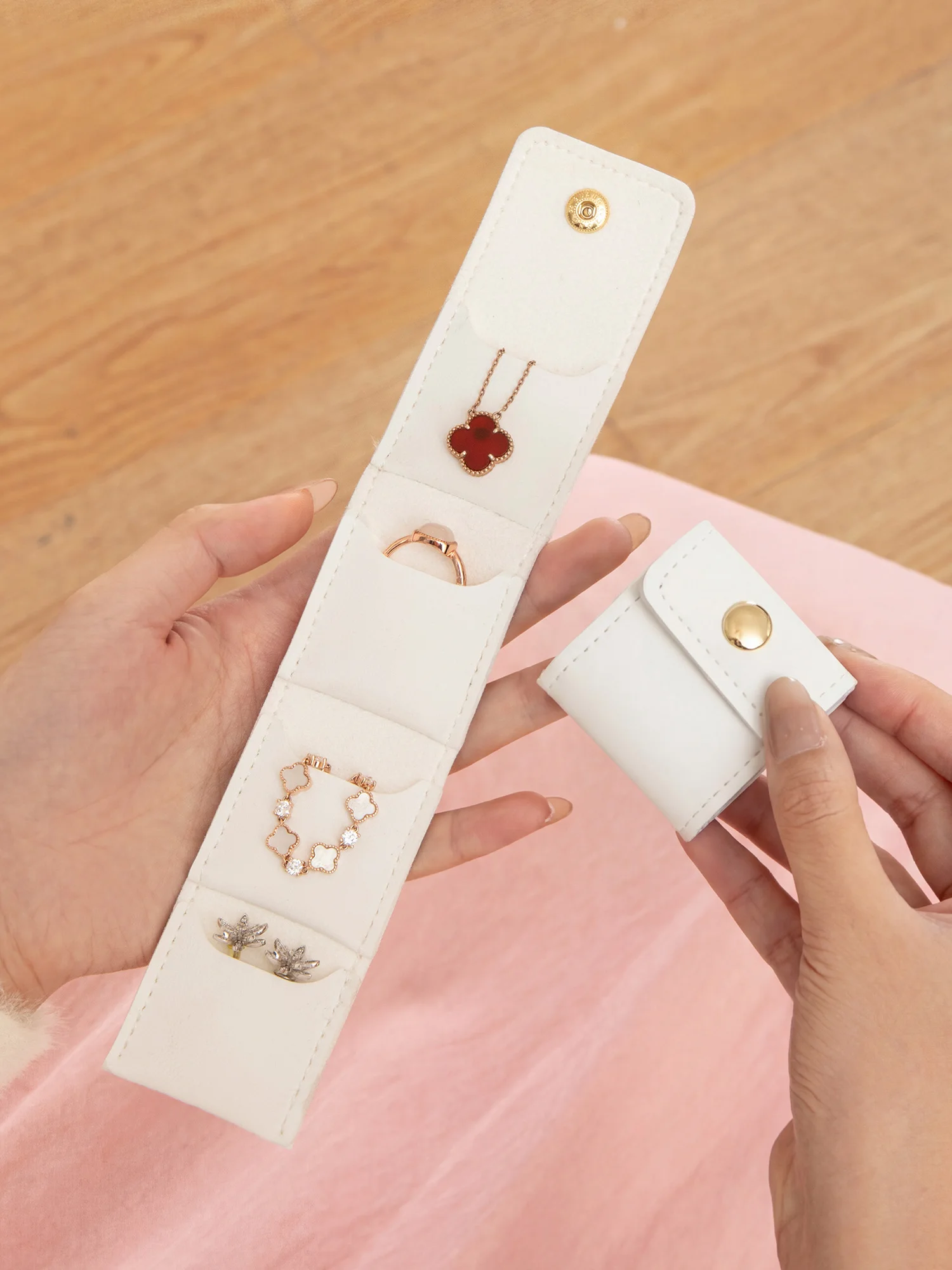 Elegante mini custodia per gioielli PU 4 scomparti portatile pieghevole collana anello borsa per gioielli portagioie multifunzionale - immagine 5