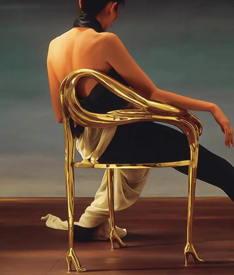 Рисунок 4 - Обеденный стул из чистой латуни