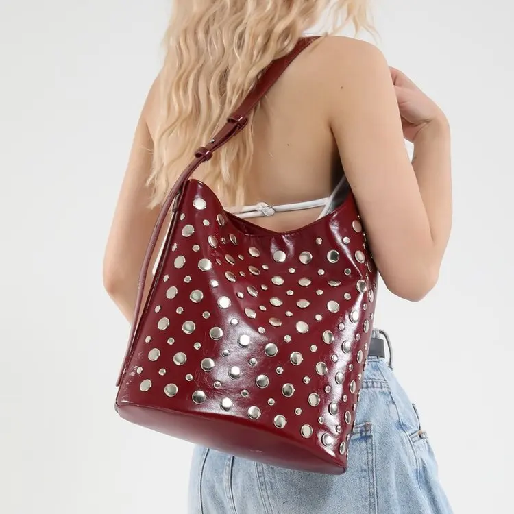 Fashion Asymmetric PU Leather Metal Sheet Rivet Shoulder Bag 2025 New Large Capacity Tote Bag Solid Color Female Underarm Bags