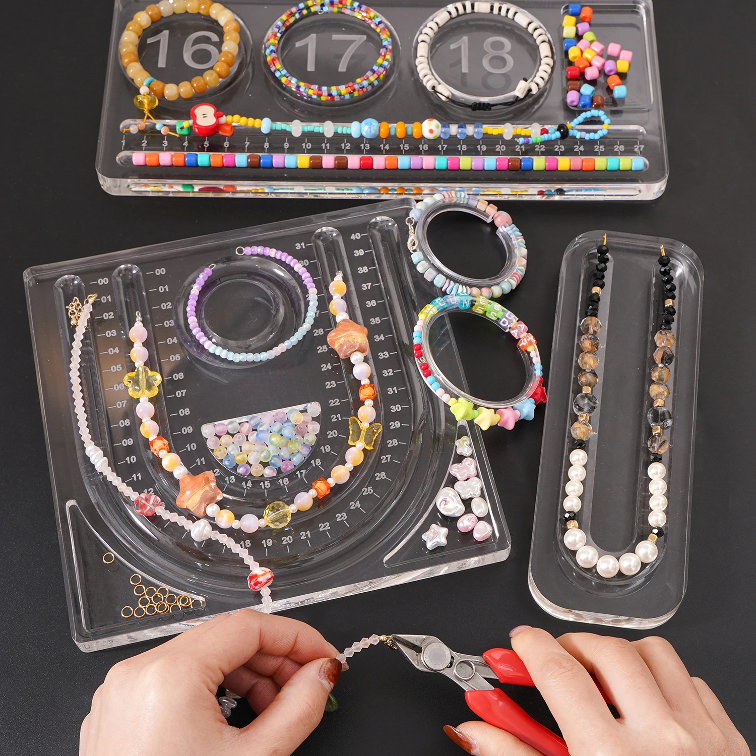 A Transparent Acrylic Jewelry Display Tray Suitable For Jewelry Bracelets And Antique Bracelet Holders Used For Storage And Disp