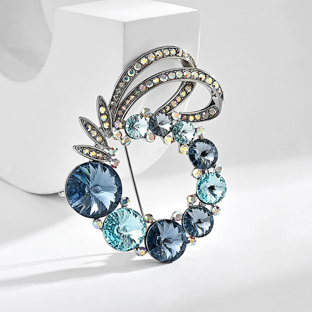 2024 New Fashion Creative Personality Cooper Crystal Glass Brooch Corsage Women's Accessories New Women's Pin Gift