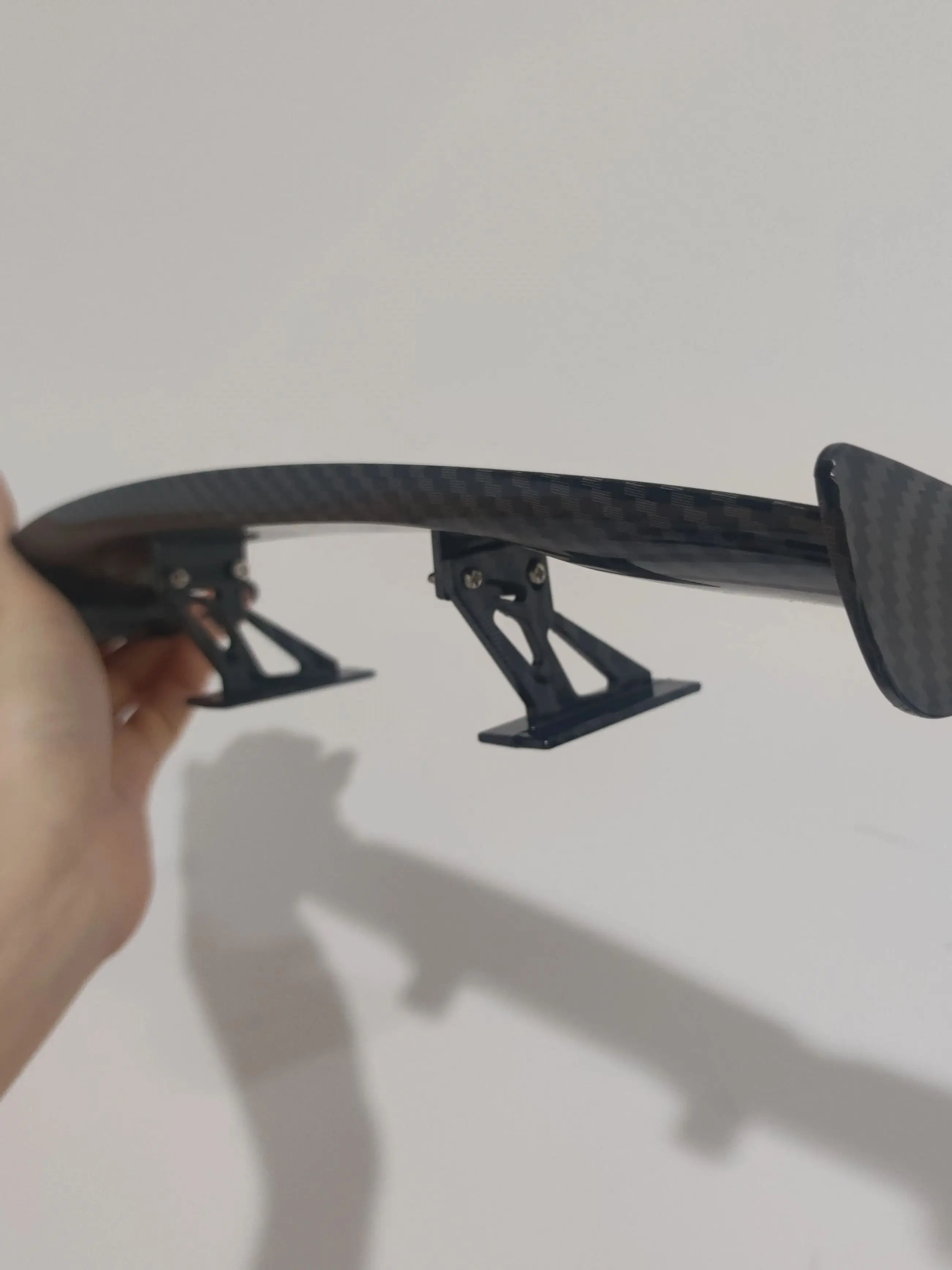 Elegante decorazione universale in stile spoiler per auto con motivo in fibra di carbonio - immagine 5