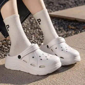 Women's Outdoor Fashionable Simple Design Clog Shoes Suitable for Home Beach Casual Comfortable Sandals 1