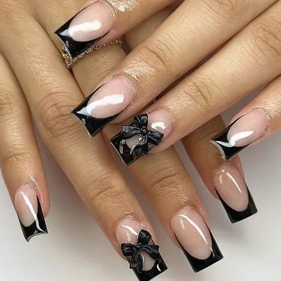 Elegant Black French Design Short Ballet False Nails Set with Heart Accents - 24pcs