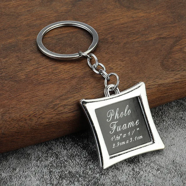 소중한 순간을 간직하는 우아하고 개인화된 사랑의 열쇠 고리