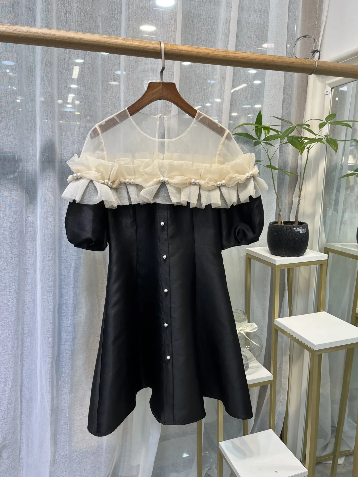 

Round neck lace beading pressed folding mesh puff sleeves stitching waist dress casual fashion 2023 summer new style 0329