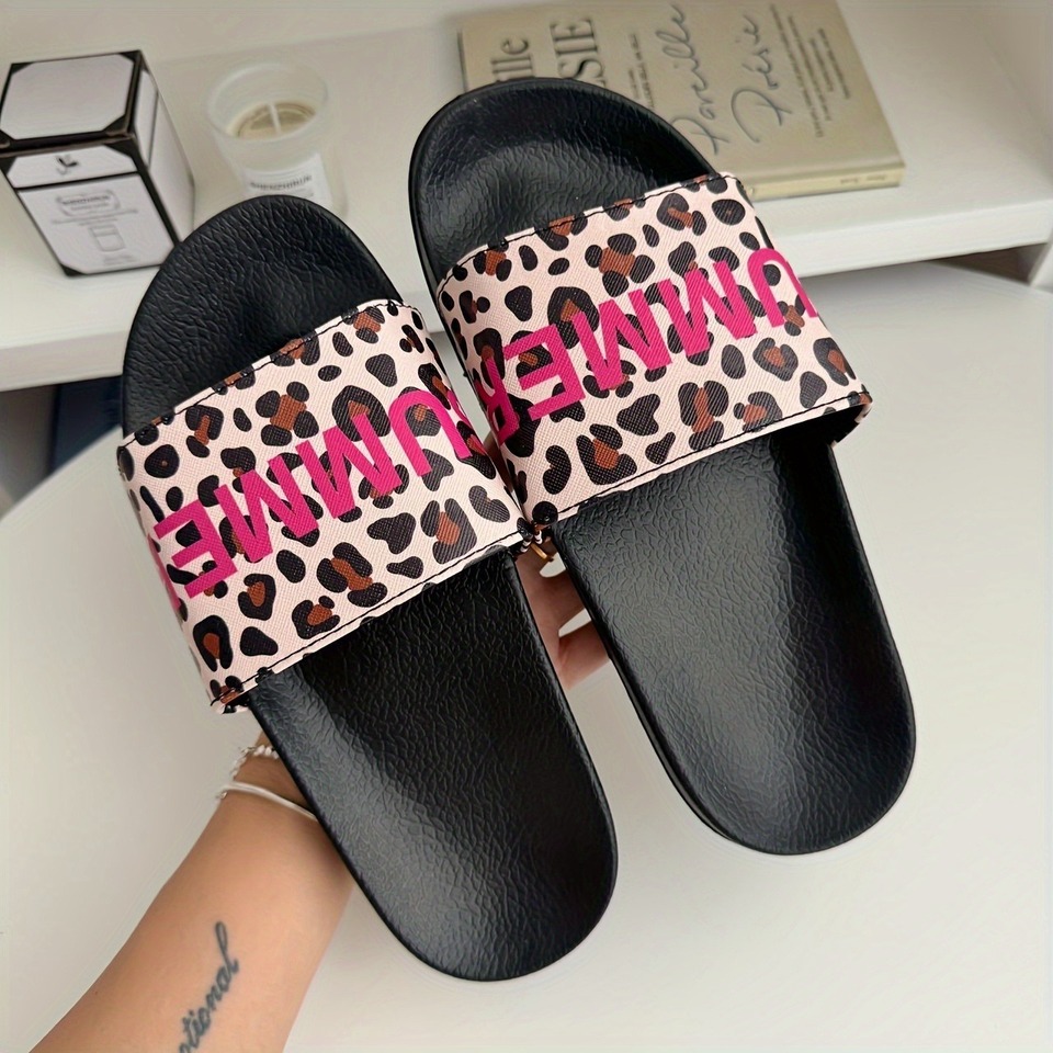  A Pair of Women's Leopard Print Slippers Made of Eva Material, Indoor Home Slippers, Girls' Non-Slip Bath Slippers, Women's Shoes 