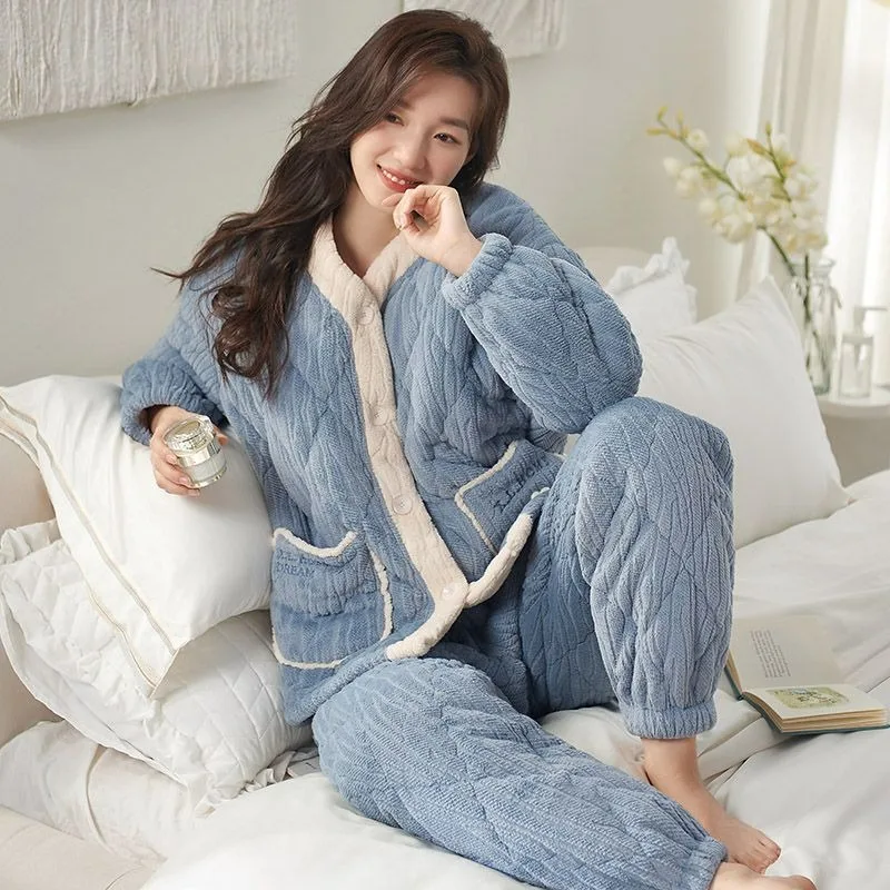 Winter New Coral Velvet Pajamas Women Fleece-lined Thickened Three-Layer Quilted Sleepwear Thermal Flannel Female Homewear Suit 2023 new autumn winter style coral velvet men stand collar pajamas three layer quilted thickened flannel home clothes warm suit