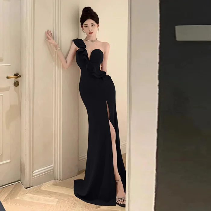 블랙 프릴 얇은 명주 그물 미디 드레스, A라인 무도회 드레스, 이브닝 파티에 어울리는 티 길이 가운 9 Elegantsocialite 스타일 섹시한 크로스 바디 불규칙한 롱 드레스 꽉 프릴 가장자리 연례 회의 가운 드레스 유행