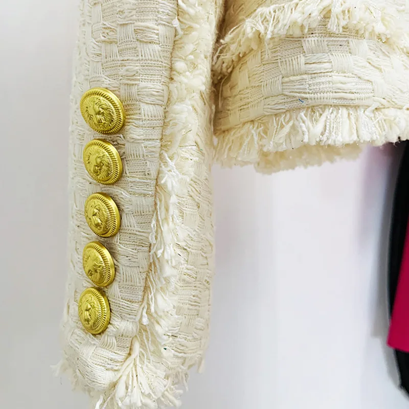 Рисунок 5 - Женский твидовый костюм-блейзер