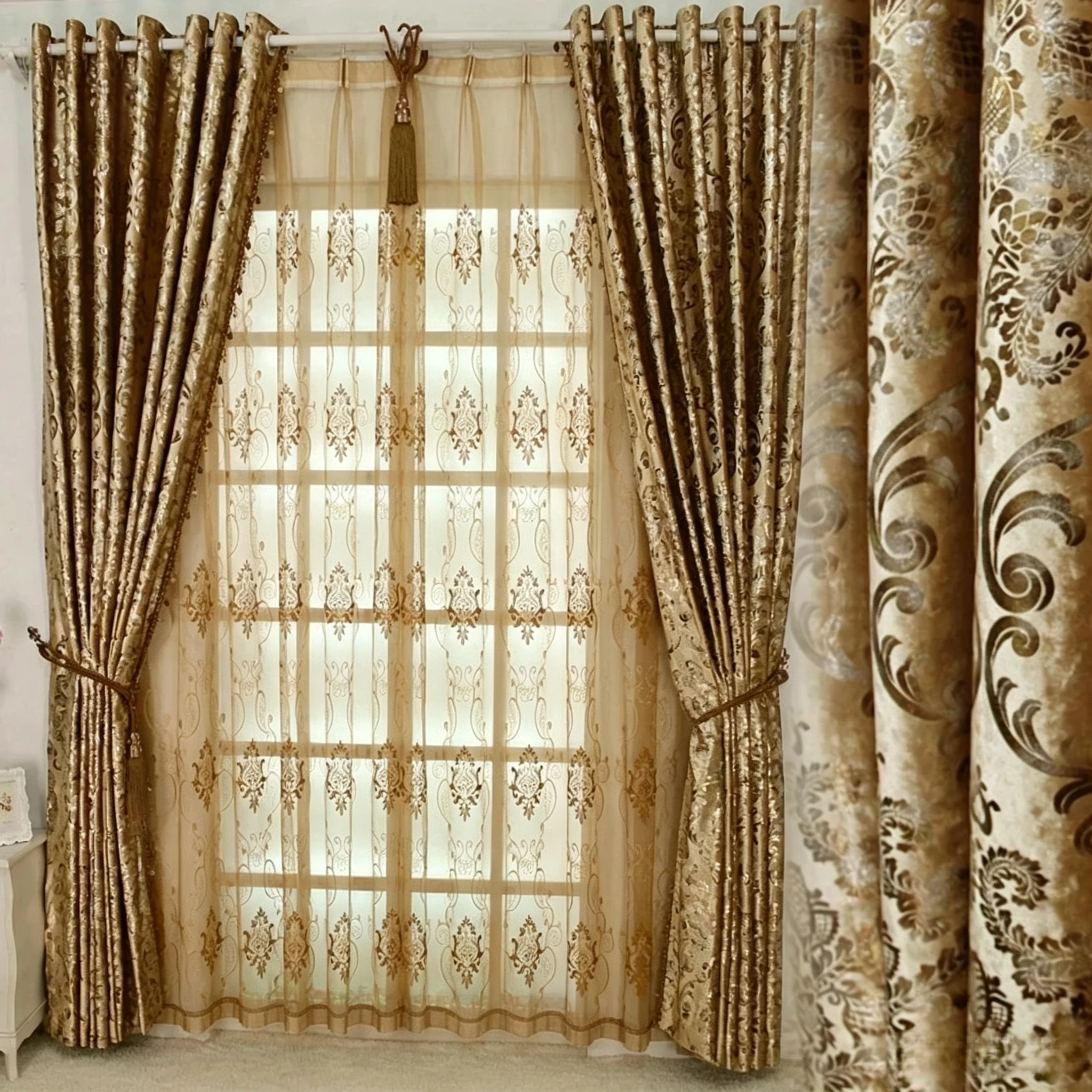 Rideaux de luxe brodés or sur mesure de style européen pour salon, salle à manger, chambre à coucher, imprimés, occultants, en tissu décoratif pour fenêtre 1 Rideaux de luxe brodés or sur mesure de style européen pour salon, salle à manger, chambre à coucher, imprimés, occultants, en tissu décoratif pour fenêtre 1
