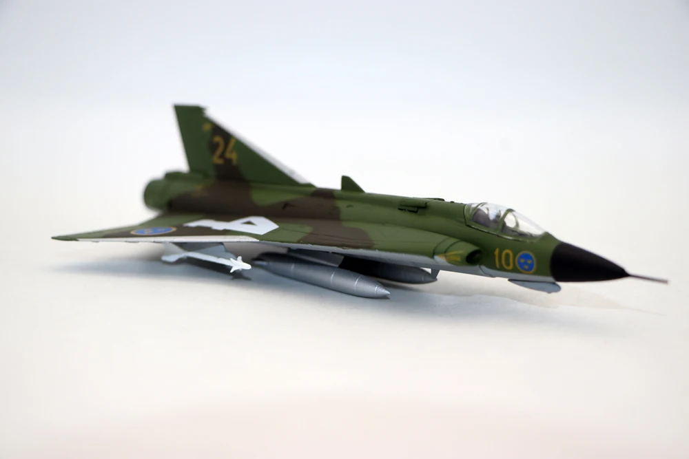 新しい 1/100 スケール J35F ドラケンスウェーデン空軍 Div.3 F-10