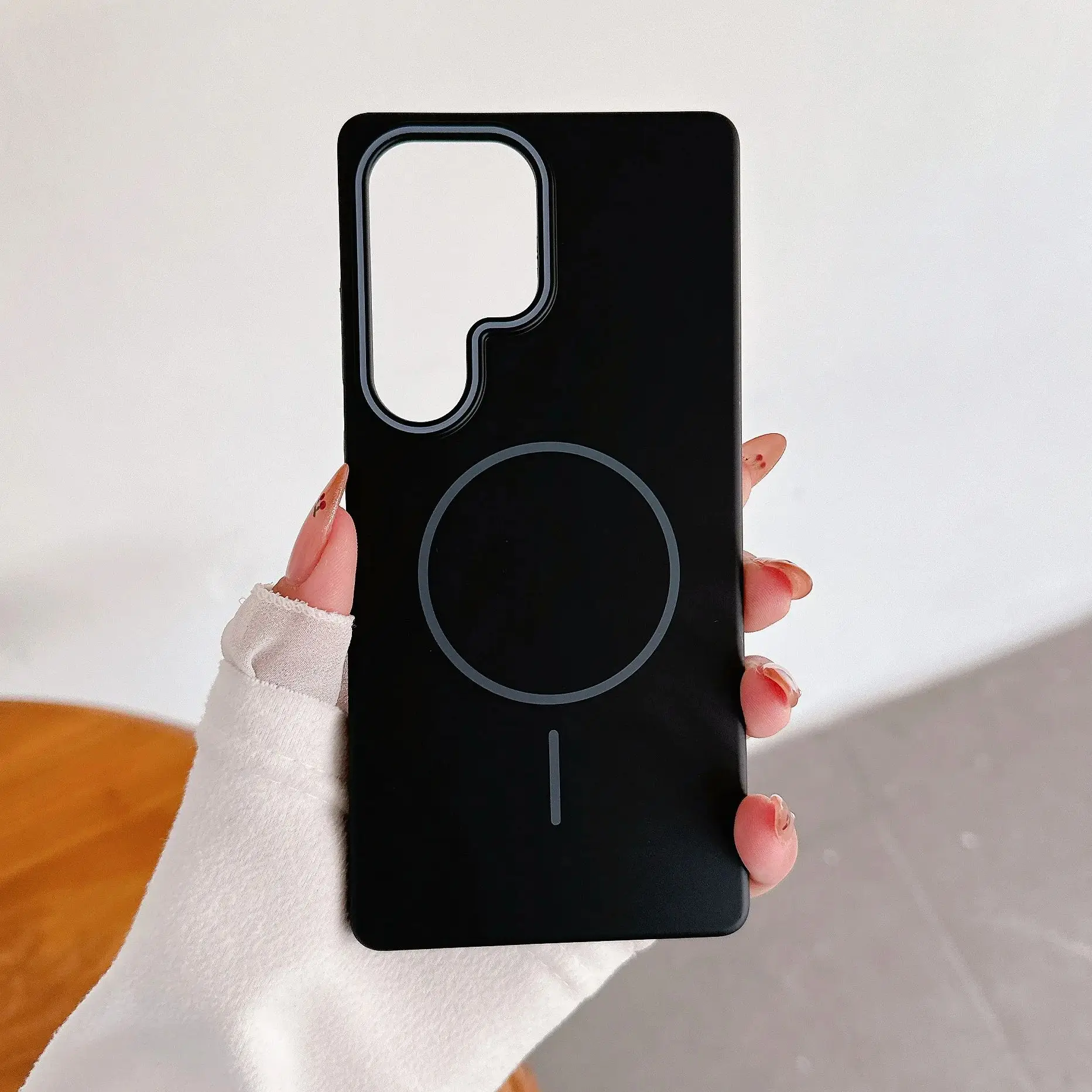 Luxury Slim Matte Magnetic Wireless Charging Case - Hard Cover