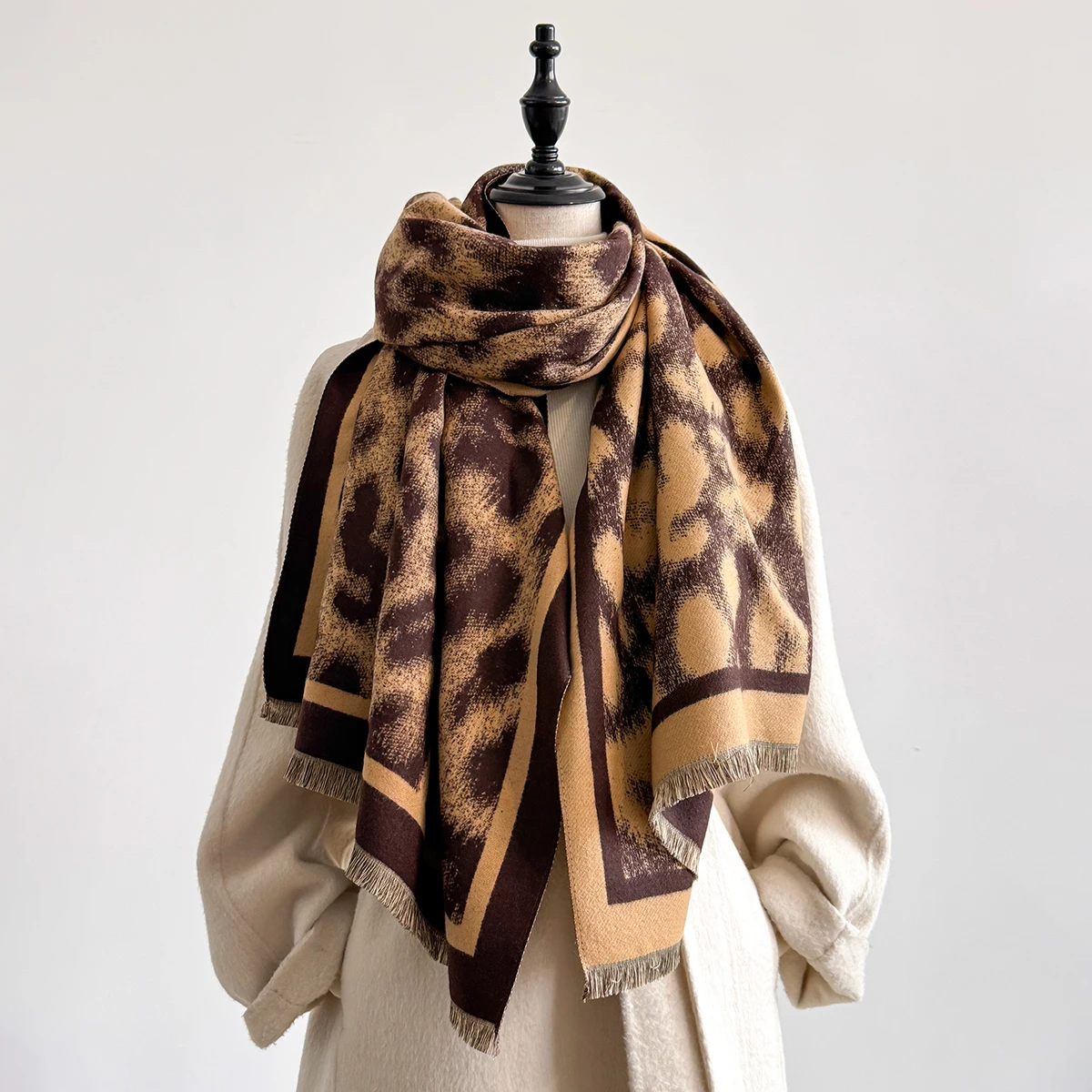 New Elegance Two-Sided Leopard Print Scarf Warm Fringe Pashmina Shawl Autumn and Winter Outdoor Coldproof Windproof Blanket