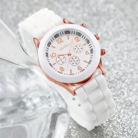 2Pcs Luxury Women's Watch Set Fashion Luxury Elegant Alloy Wristwatch Silicone Strap Couple Watch Men Quartz Holiday Gifts 3