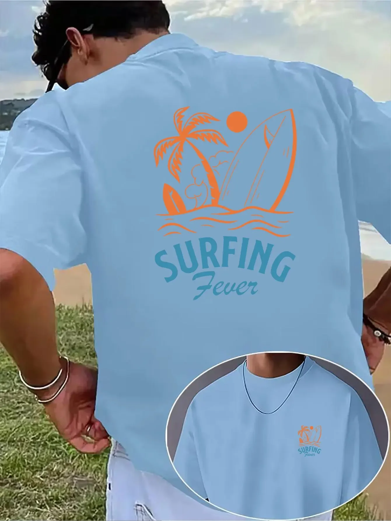 T-shirt da uomo a tema surf con motivo albero di palma e tavola da surf con scritta "Surf Craze". Camicia Estiva Casual Comoda in 100% Cotone - immagine 3