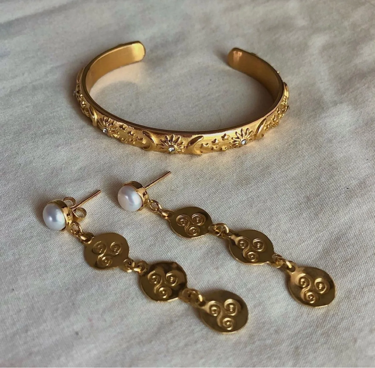 Pulsera de acero inoxidable para mujer y niña, brazalete de oro de 18K con forma de estrella, Luna, sol, circonita colorida, Estilo Vintage, joyería estética