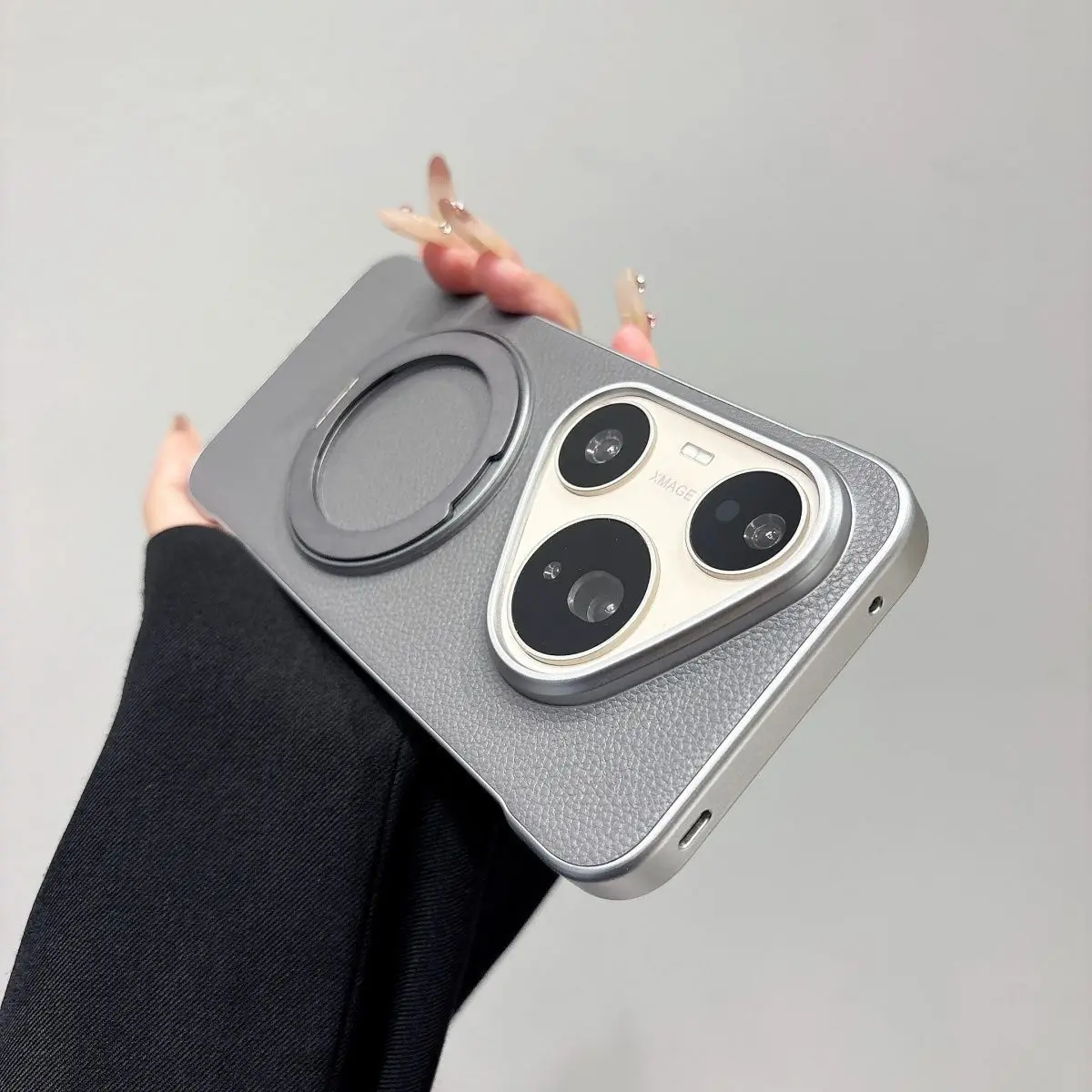 Luxurious PU Leather Phone Case with Magnetic Rotating Bracket