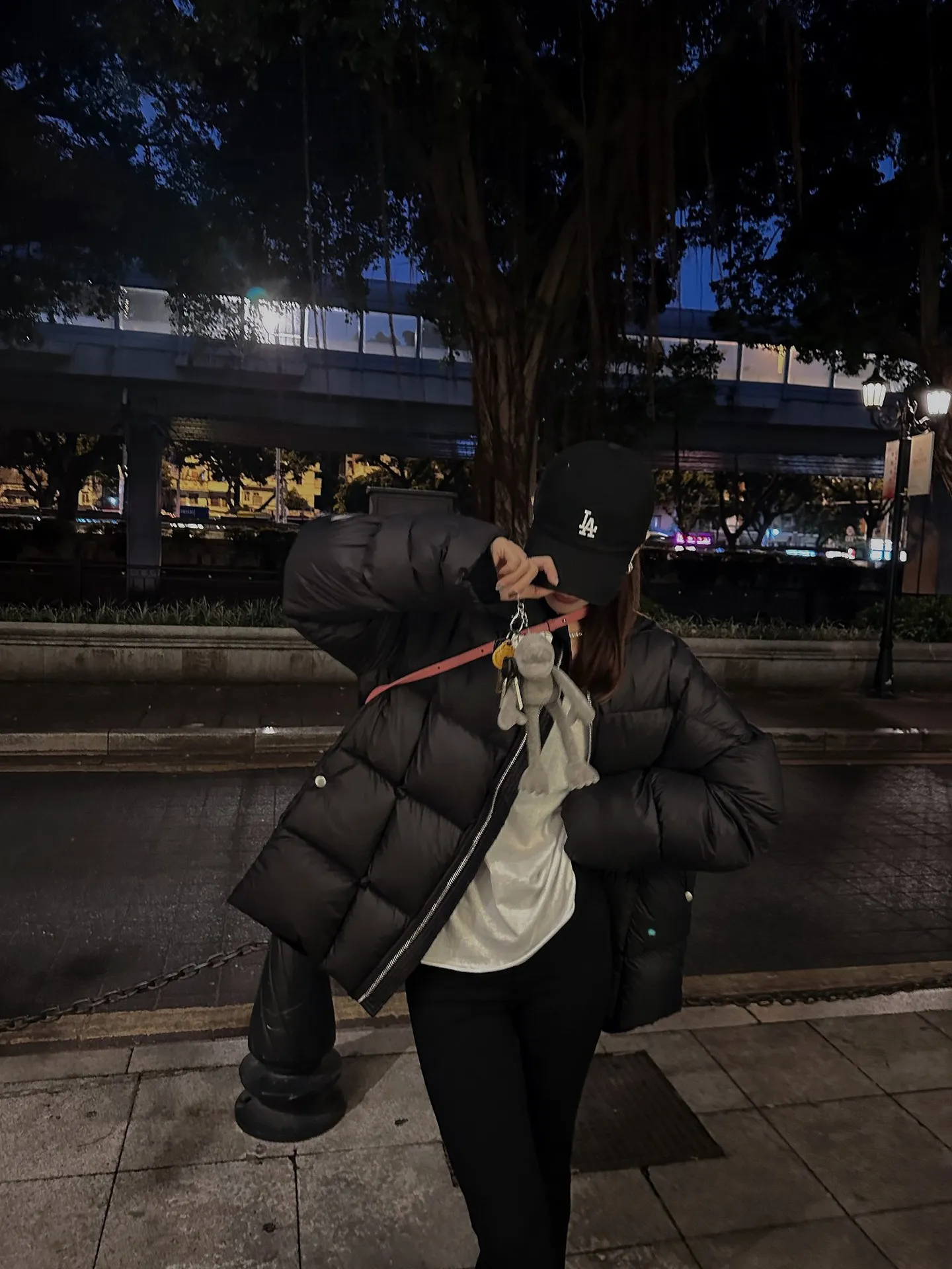 

New 2023 Women's Winter Down Jacket Korean Version Loose and Thickened Short Slim Bread Jacket Versatile Casual Jacket