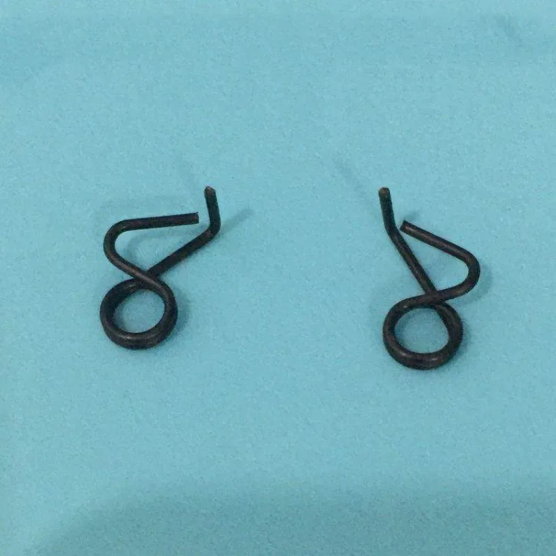 Left / Right Spring For For Flat-Lock Presser Foot Siruba F007 C007 Pegasus W500 W600 Sewing Machine Parts Accessories 3