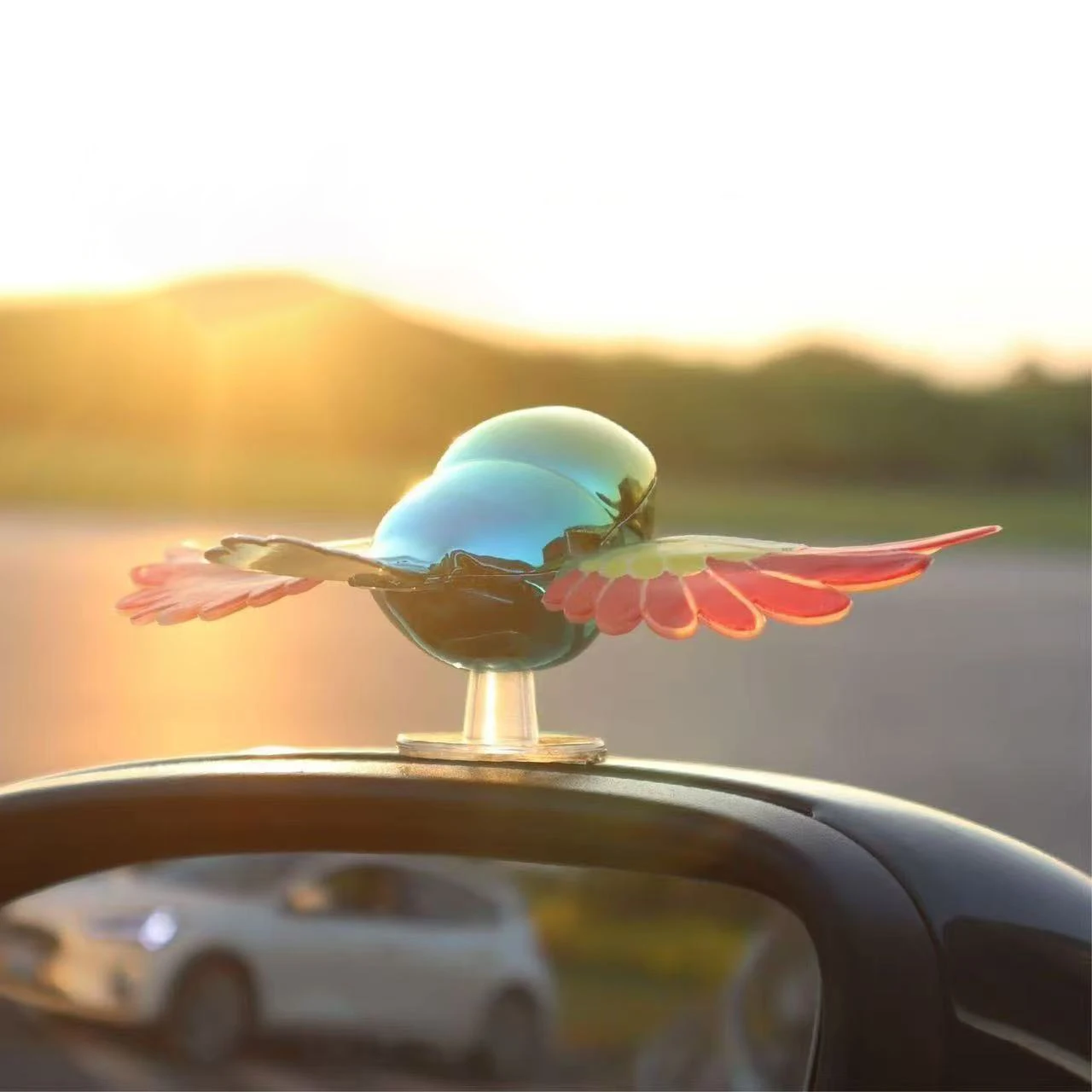 Simulation Flying Bird Car Ornament Wind-Driven Moving Wings Helmet Accessory Creative Decor For Electric Bike Motorcycle Riders_voghion.com