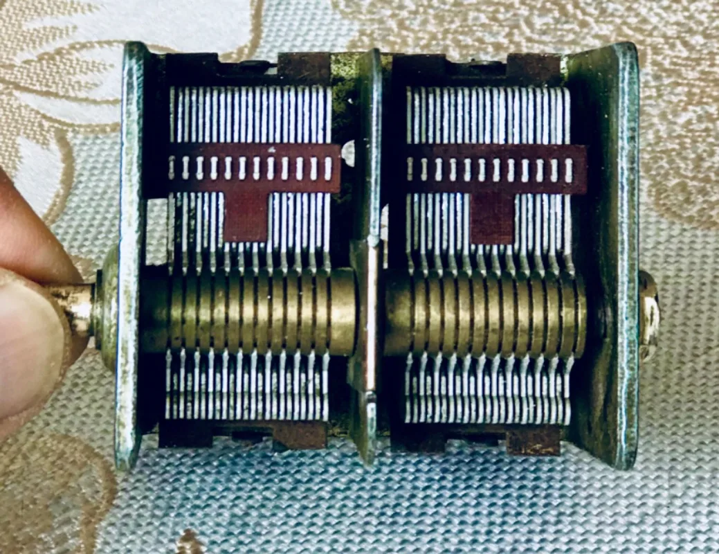 Duplex variable capacitor 365pF 2 adjustable capacitor uniform distance between the two