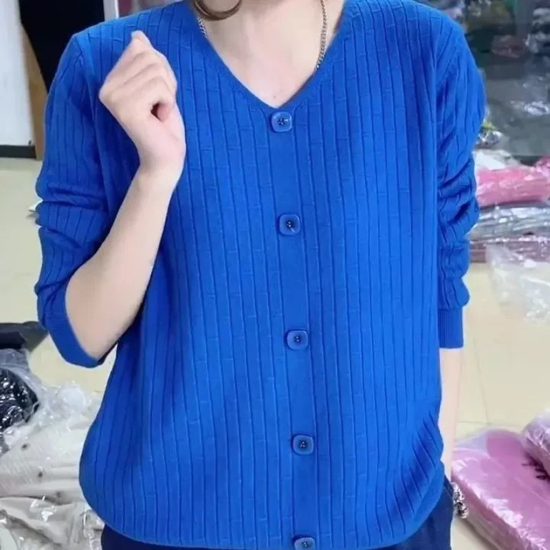 

Autumn and Winter Women's Pullover V-neck Button Screw Thread Solid Underlay Fashion Casual Elegant Commuter Long Sleeve Tops