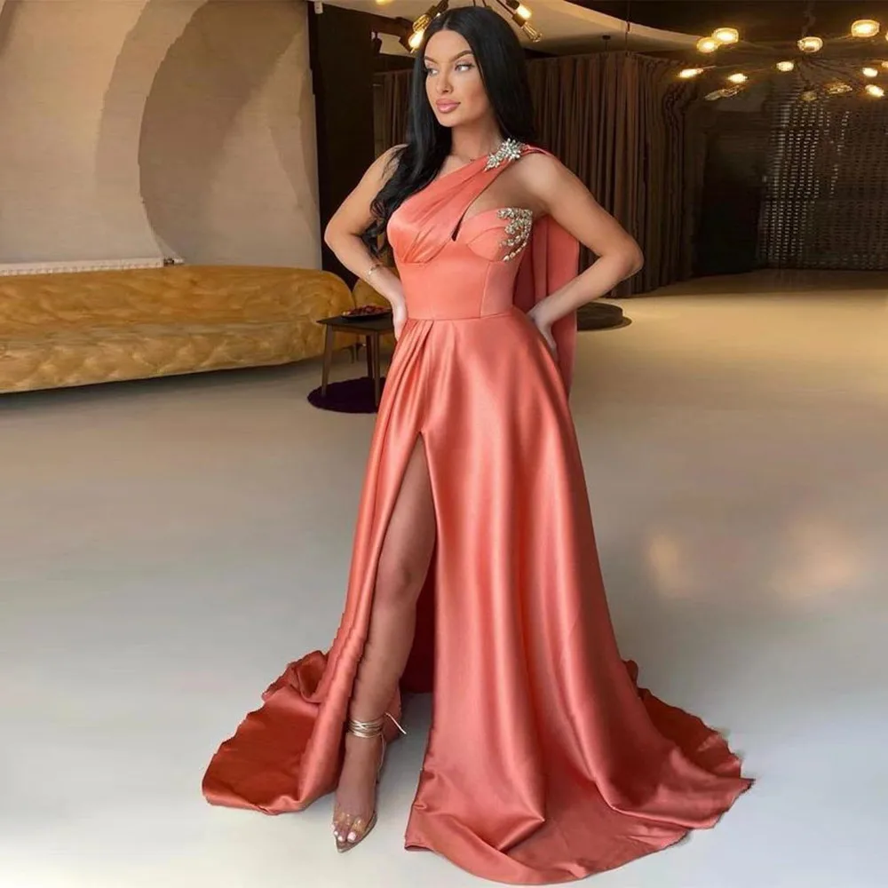 

Dubai One Shoulder Prom Dresses Crystal Beads Split Front Satin Silk Women Formal Evening Gowns Vintage Night Party Robe 2023