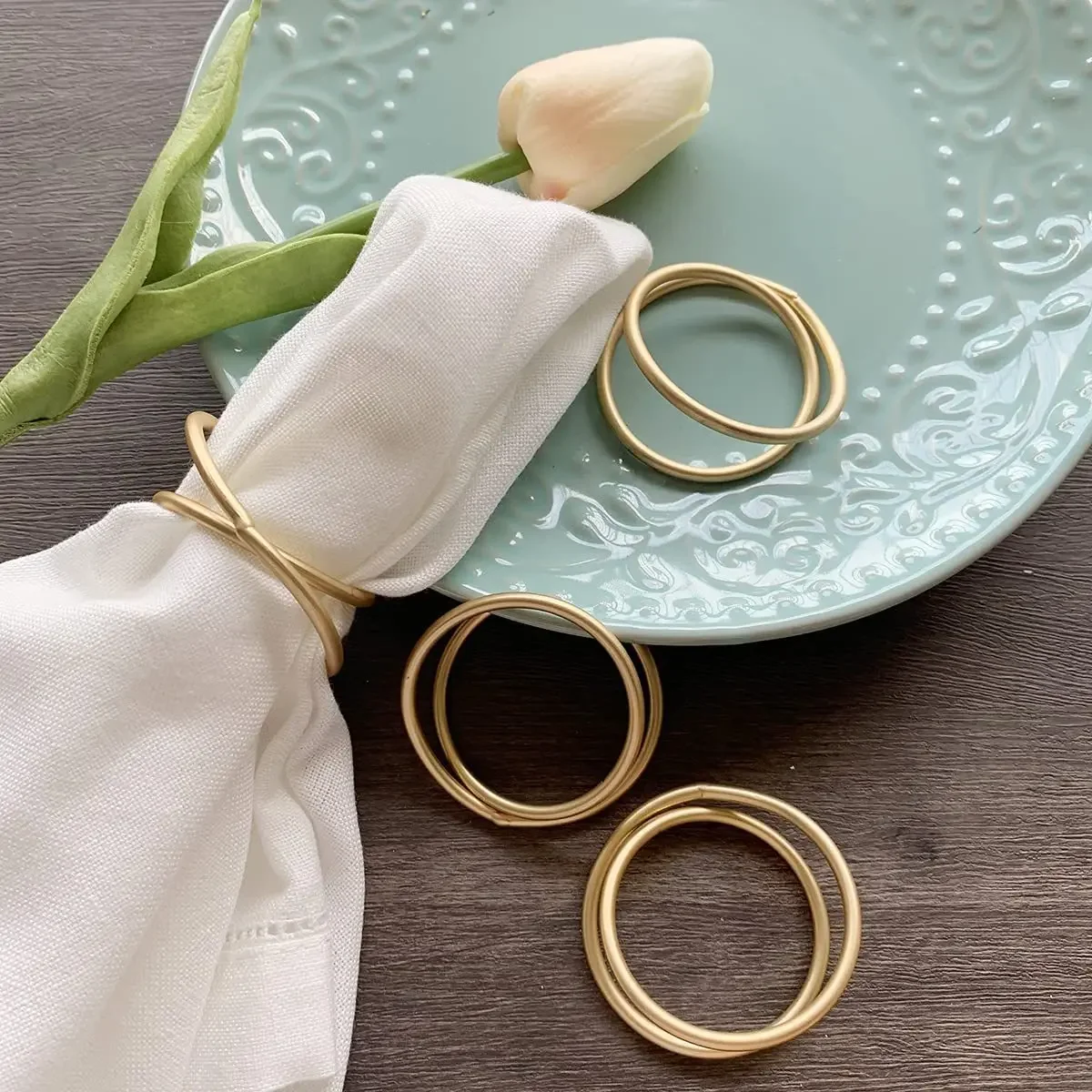 12pcs Gold Napkin Ring Exquisite Metal Napkin Rings for Wedding Party Dinner Hotel Home Birthday Table Decoration