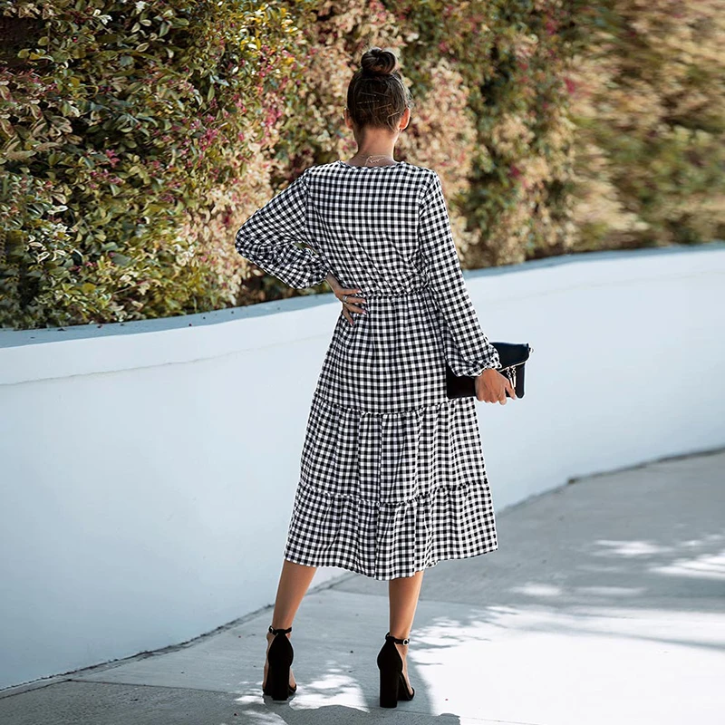 Рисунок 6 - Женское платье-миди в клетку