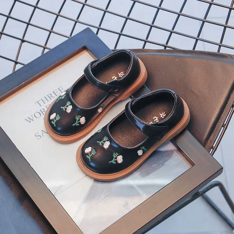 Children's Leather Shoes Vintage Flower Embroidery Cute Simple French Style Girls Casual Shoes 2023 New Kids Fashion Child Shoes