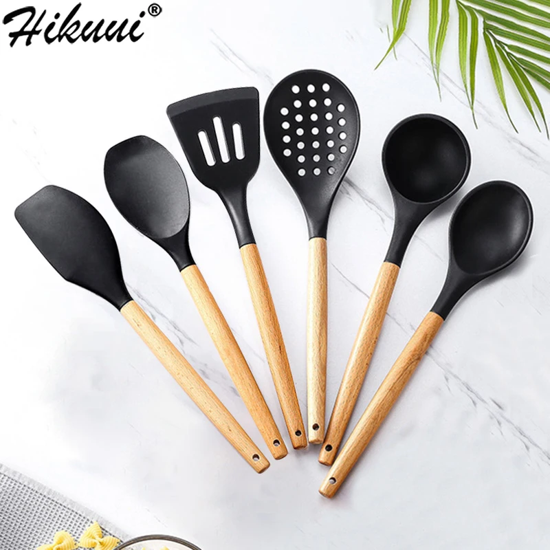 1 ustensiles de cuisine en silicone noir, cuillère fendue en silicone avec  manche en bois, cuillère