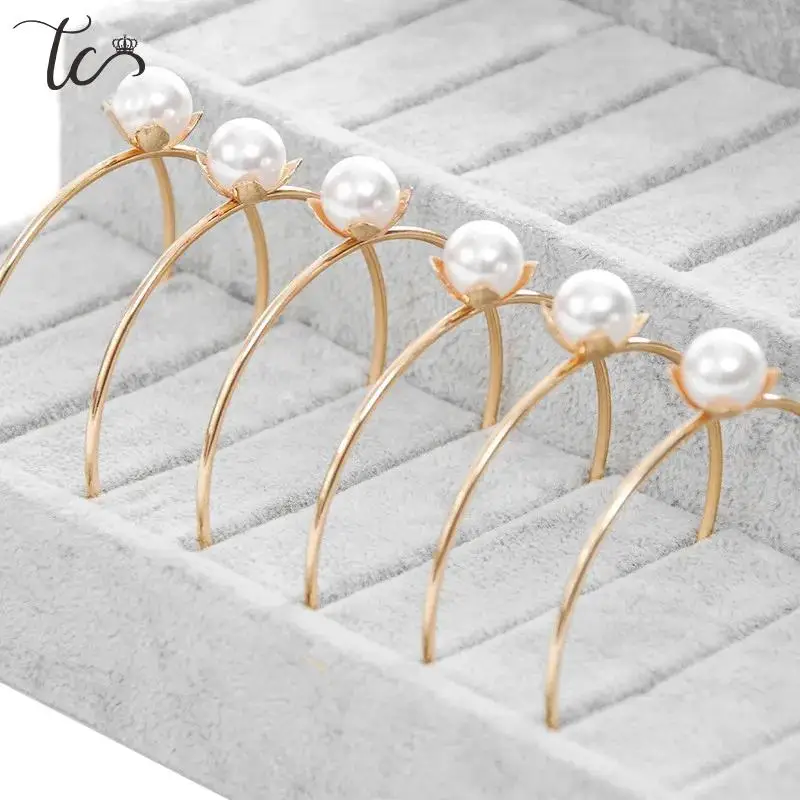 Bracelet Display Rack Three-Layer Trapezoidal Jewelry Storage Rack Bracelet Ring Earrings Counter Display Tray