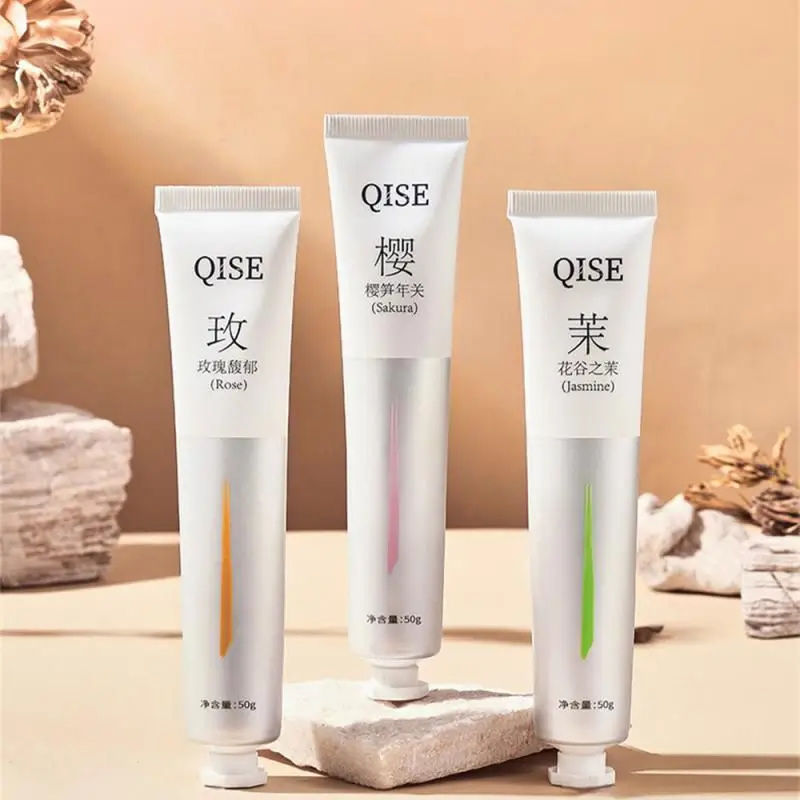 

Hand Cream Autumn And Winter Moisturizing Anti-cracking Refreshing Non-greasy Lasting Hand Cream With Gift Christmas Storage Bag