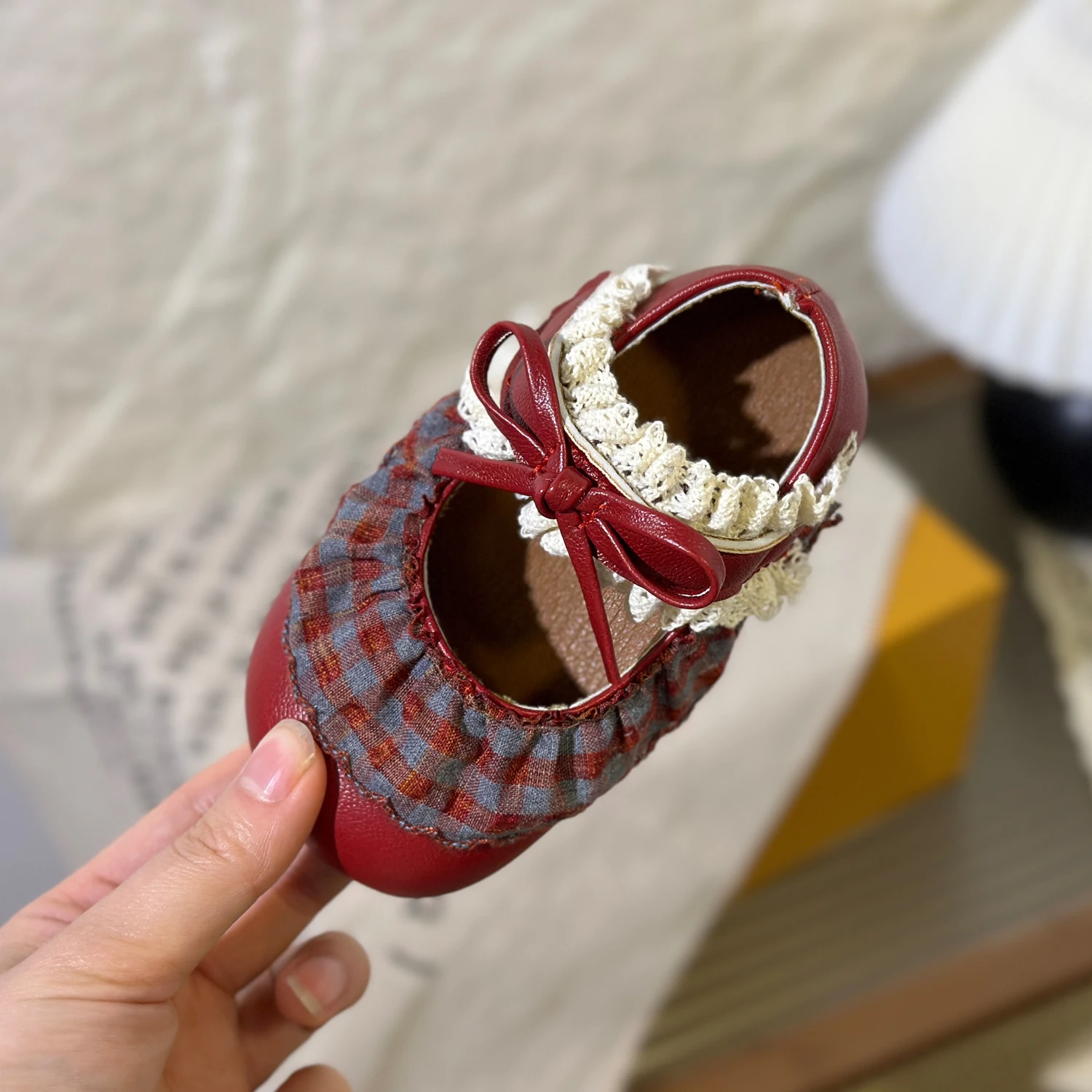 Baby Girls Walking Shoes with Sweet Lace Girls Flat Shoes Lolita Style 2025 Autumn New Kids Princess Shoes Simple Bows Soft Sole