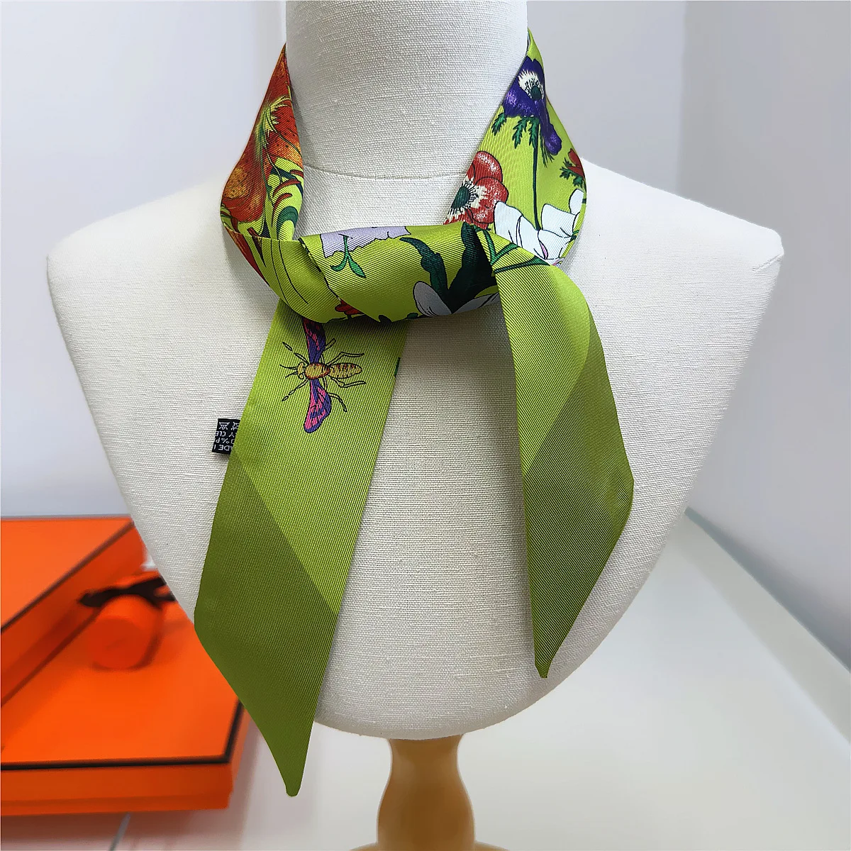 Koreanischen Stil Floral Twill Seide Schal Vier Jahreszeiten Geschenk Frauen Hals Band Handtasche Dekor Neue Zubehör Großhandel Geschenk – Detail 11