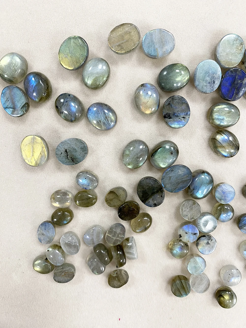 Factory Natural Iridescent Labradorite Mystical Versatile Decorative Stone Polished Metallic Luster Jewelry Making