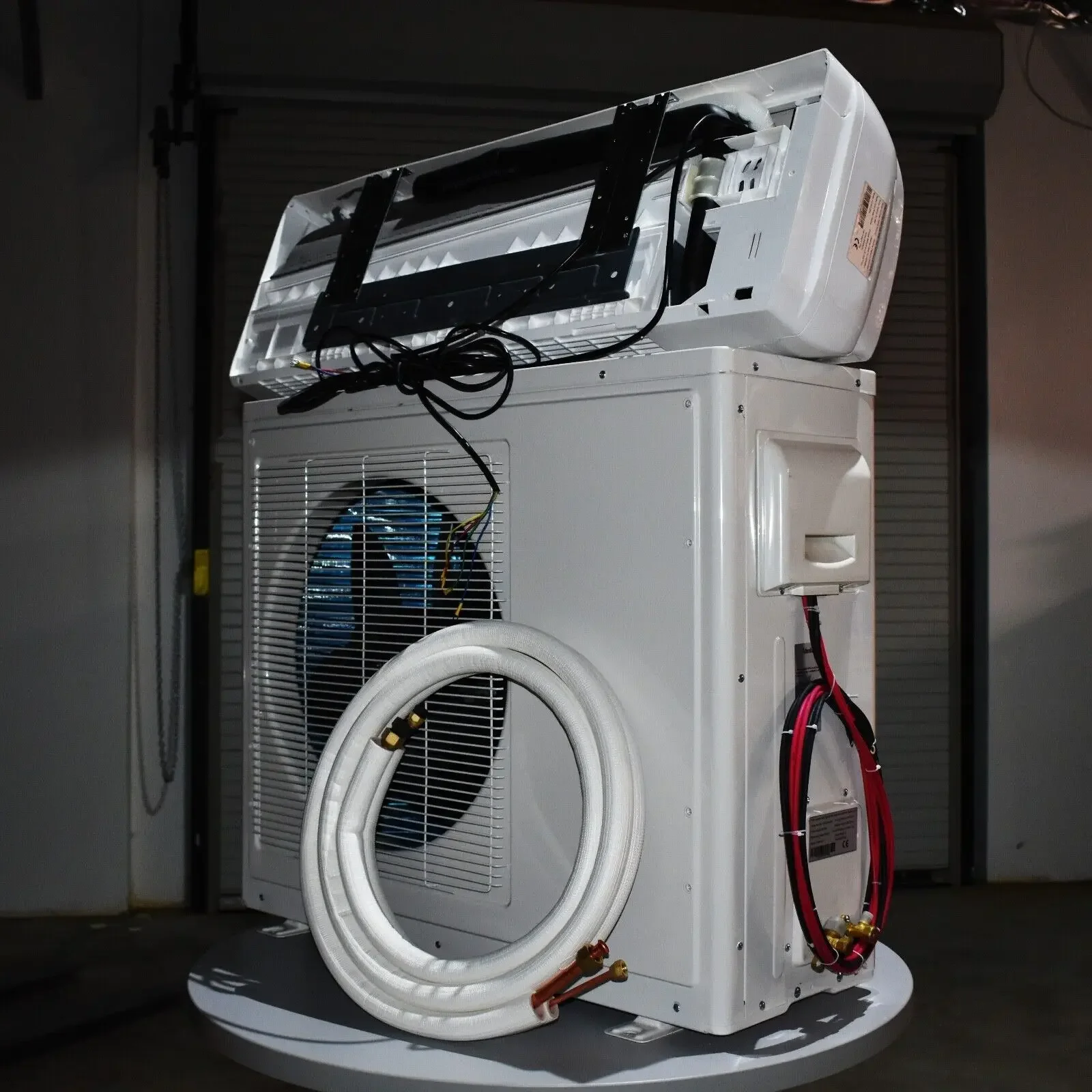 Solar AC/DC On Grid Energy Saving Air Conditioner 18000BTU With 2 Indoor Units Of 9000BTU Without Solar Panels 6