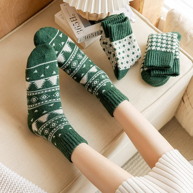 Winter Thick Warm Wool Women Socks Green Fashion Casual Winter Cashmere Thickened Terry Socks Cotton Harajuku Sox