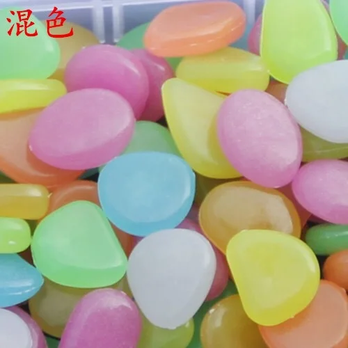 50/100Pcs 2CM Glow in the Dark Garden Pebbles for Sidewalk Garden Terrace Lawn Patio Fish Tank Aquarium Decor Glow Stone