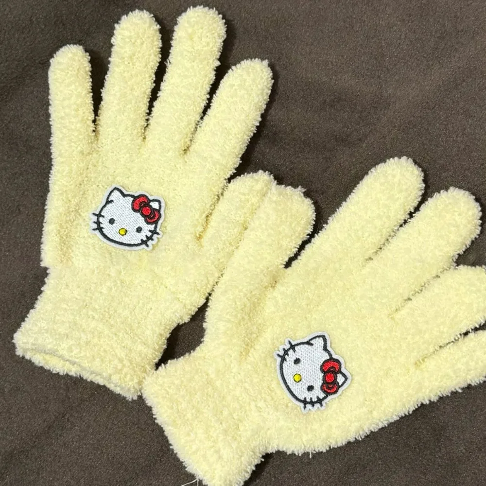 

Sanrio Plush Gloves Kawaii Hello Kitty Winter Thickened Plush Insulation Keep Warm Kitty Cotton Coral Velvet Gloves for Children