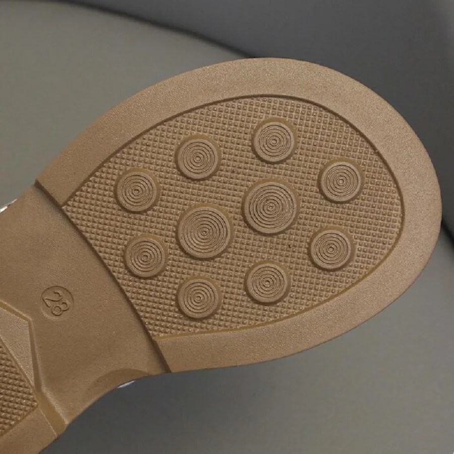 Рисунок 6 - Детские черные маленькие кожаные